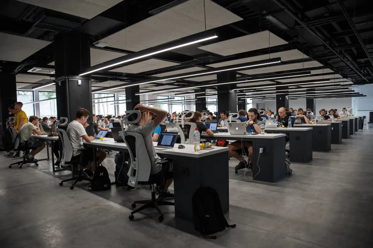 Should You Buy or Lease an Office in 2021?