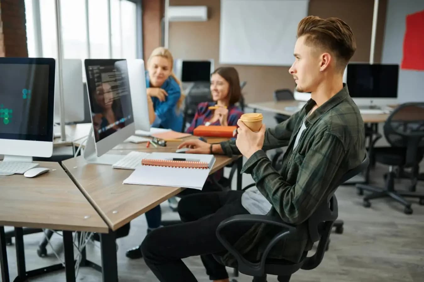 HOW TO ACHIEVE MAXIMUM EFFICIENCY AND PRODUCTIVITY WITH ACTIVITY-BASED WORKING