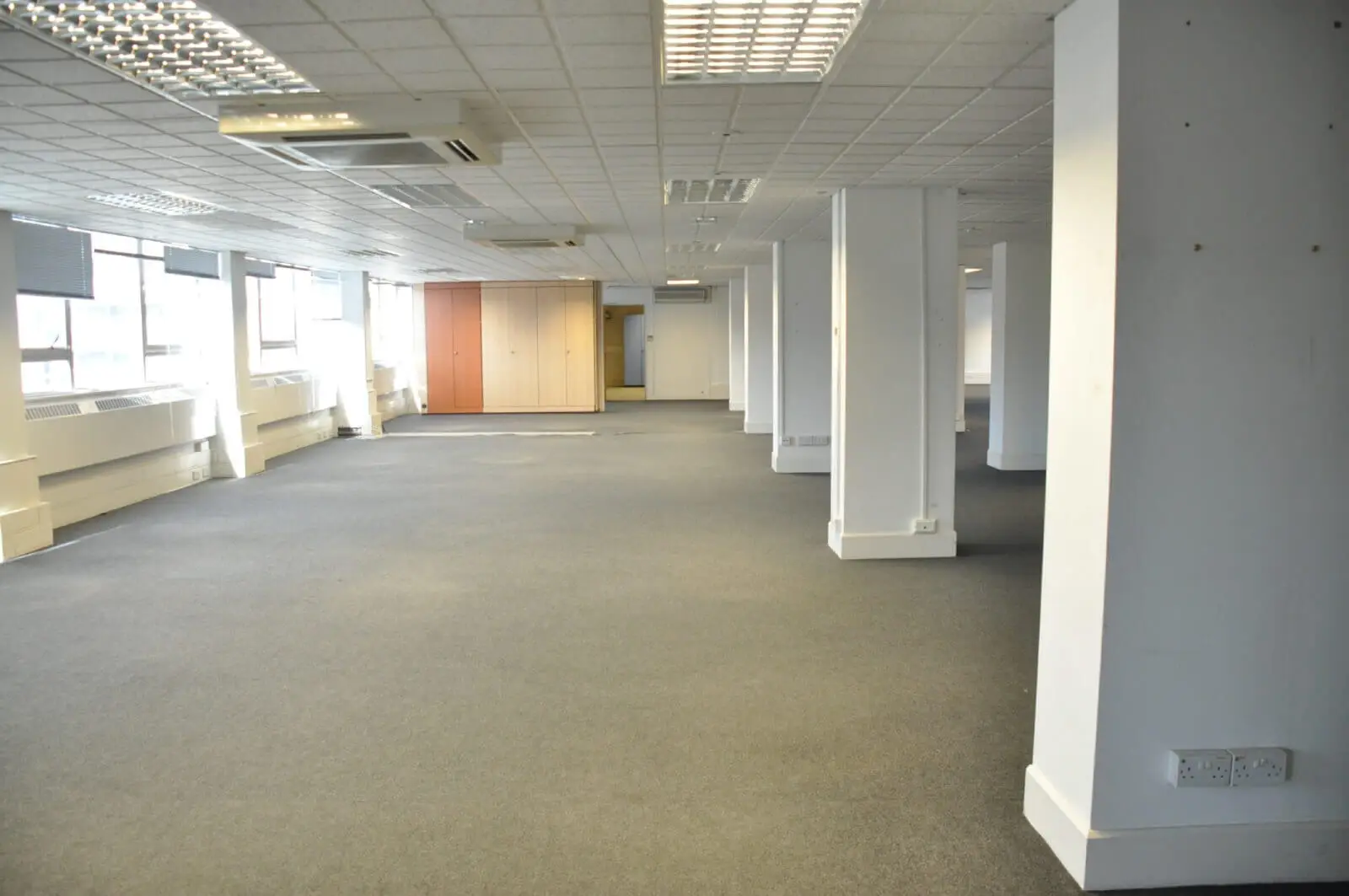 landau morely office design and refurbishment with single glazed glass partitions and furniture 11