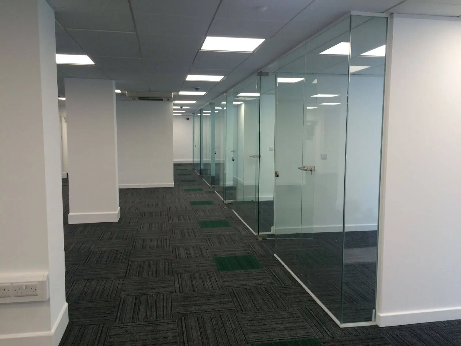 landau morely office design and refurbishment with single glazed glass partitions and furniture 45